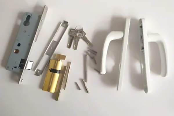 防火窗五金设置要求都有哪些及选购技巧