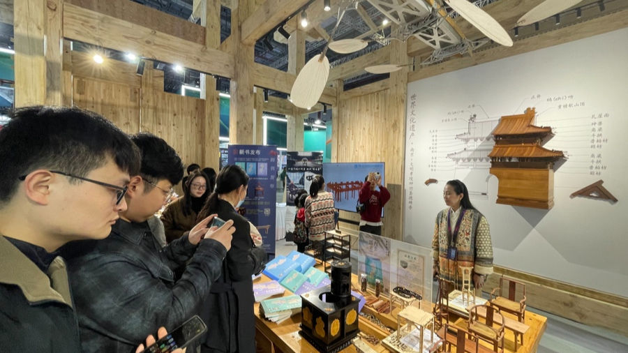 文创产品要火，只能玩过家家？